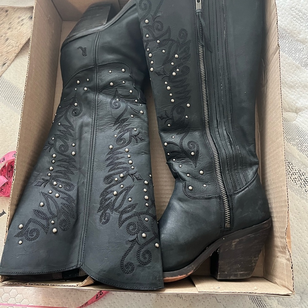 Black Embroidered Women's Boots